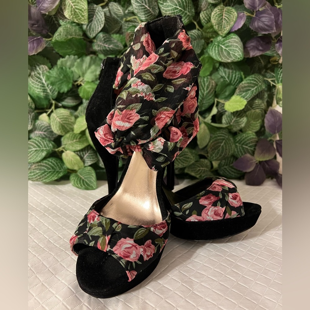 Black with Floral Ankle Strap Stilettos Size 8